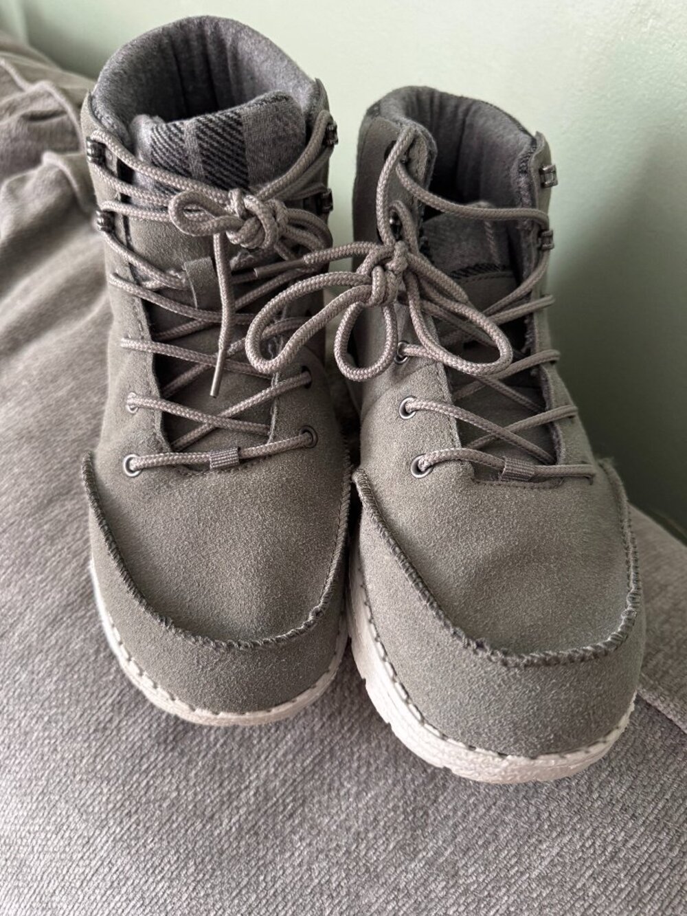 Frogg Toggs Women’s Gray Ankle Boots Size 8